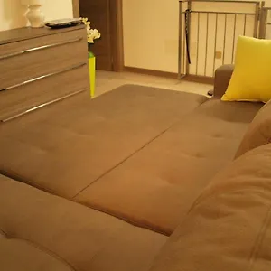 Apartment Sweet, Lavagna
